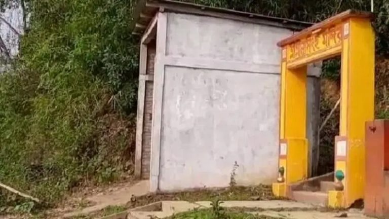 असम: करीमगंज के नरसिम्हा मंदिर से सोने के आभूषण-नगद लूटे, पुजारी और उनके परिवार को बाँधकर पीटा
