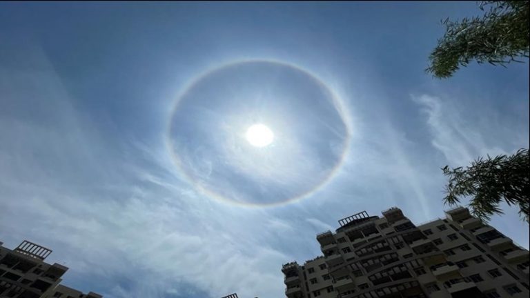 सूर्य के चारों ओर इंद्रधनुषी गोला: Sun Halo के कारण बेंगलुरु के लोगों को आज दिखा यह ‘आश्चर्य’