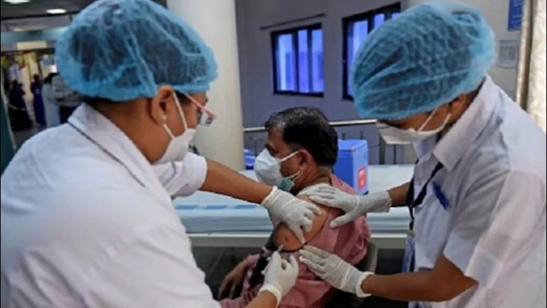 18-44 साल वालों का Covid वैक्सीन के लिए सरकारी केन्द्रों पर होगा ऑनसाइट रजिस्ट्रेशन, 19 करोड़ से अधिक को लगा टीका