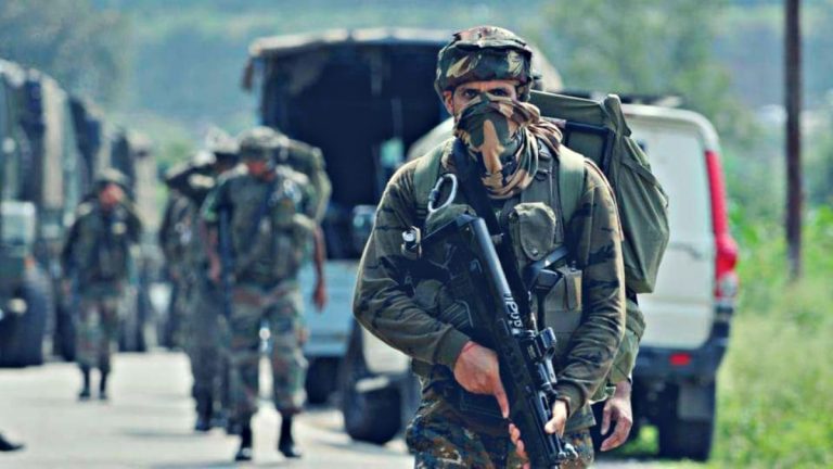 जम्मू-कश्मीर: अल बदर के तीन आतंकी ढेर-एक का सरेंडर, पाकिस्तानी घुसपैठिया भी मार गिराया गया