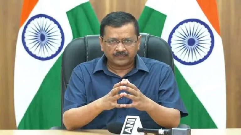 तिरंगे के सफ़ेद हिस्से को कम कर हरा रंग बढ़ा दिया? केजरीवाल पर राष्ट्रीय ध्वज के अपमान का आरोप, दिल्ली LG को पत्र