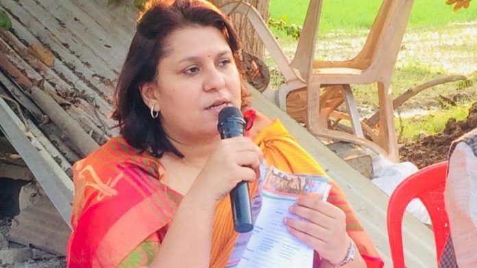 सुप्रिया श्रीनेत, संबित पात्रा