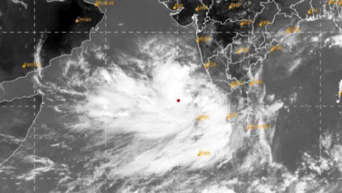 Tauktae तूफान गुजरात
