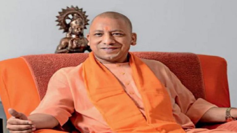 तीसरे चरण से पहले छोटे बच्चों के माँ-बाप का हो जाएगा कोविड टीकाकरण, 31 मई के पहले खत्म करेंगे दूसरी लहर: CM योगी