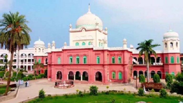दारुल उलूम देवबंद: सुधार के लिए स्थापना… लेकिन महिलाओं की नौकरी से लेकर फोटो, इंश्योरेंस तक को बताया ‘हराम’