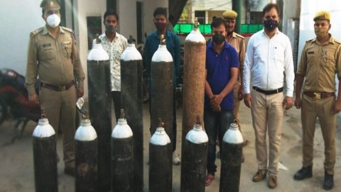 ऑक्सीजन सिलिंडर, कानपुर पुलिस, कालाबाजारी, पत्रकार गिरफ्तार
