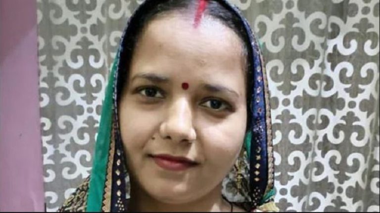 71 वर्षों में पहली महिला प्रधान: UP में रीता वर्मा ऐसे लड़ रहीं कोरोना से, 20000 लोगों में फैला रहीं जागरूकता