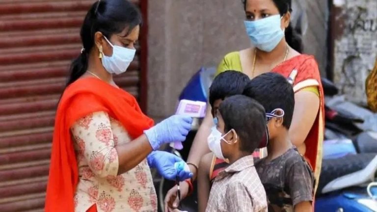 महाराष्ट्र के एक ही जिले अहमदनगर में मिले 8,000 बच्चे Covid+, थर्ड वेव की आशंका के बीच बढ़ा लॉकडाउन