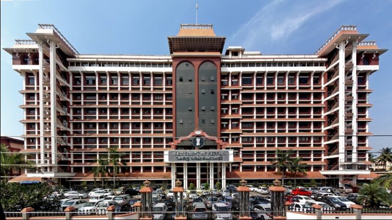 ‘अदालत को मौलानाओं के आगे सरेंडर नहीं करना चाहिए’: केरल हाईकोर्ट ने ‘खुला’ की समीक्षा याचिका पर सुनवाई करते हुए कहा- मुस्लिम महिलाओं को भी निकाह खत्म करने का अधिकार