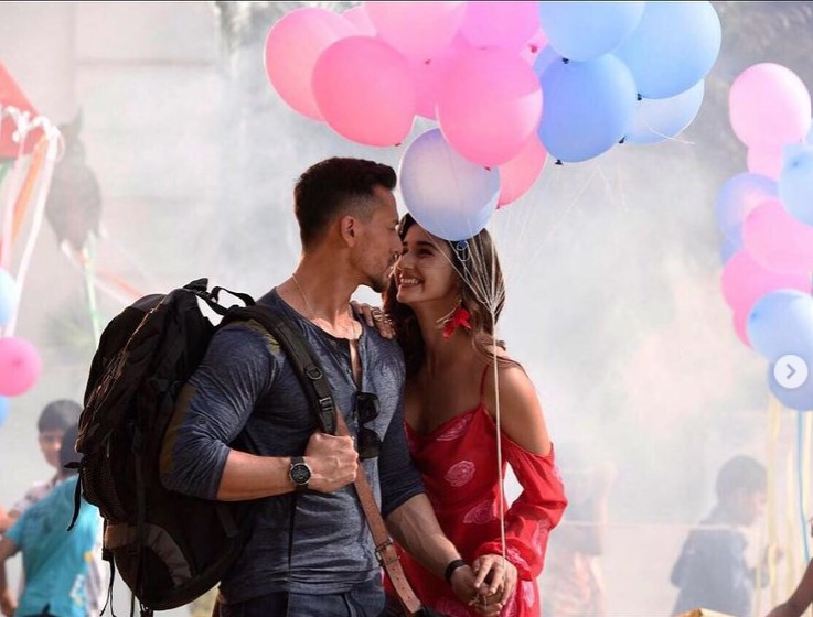 टाइगर श्रॉफ और दिशा पाटनी के खिलाफ FIR दर्ज, 2 बजे के बाद मुंबई के बैंडस्टैंड इलाके में घूमते आए थे नजर