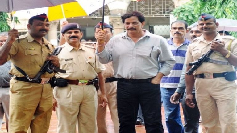 113 एनकाउंटर, शिवसेना के निशान पर विधायकी का चुनाव; अब एंटीलिया केस में प्रदीप शर्मा गिरफ्तार