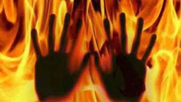 हिंदू महिला पर छिड़का केरोसिन, जलाकर मार डाला: 2 साल से शाहनवाज के साथ लिव इन में थी