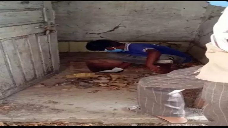 महाराष्ट्र: 8 साल के बच्चे से करवाया कोरोना संक्रमितों का टॉयलेट साफ, वीडियो वायरल होने के बाद दोषियों के खिलाफ कार्रवाई की माँग
