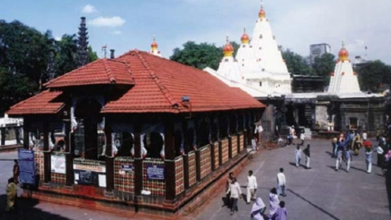 1300 साल पुराना माँ लक्ष्मी का मंदिर, जहाँ साल में दो बार सूर्य की किरणें गर्भगृह में माता का करती हैं अभिषेक