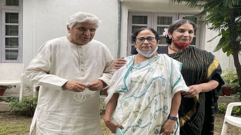 ‘देश में डर का माहौल, खेला होबे की जरूरत’: ममता से मिले जावेद अख्तर-शबाना आजमी, फिर दिखाई मोदी घृणा