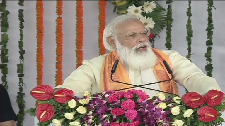 प्रधानमंत्री नरेंद्र मोदी काशी में, जनता को ‘रुद्राक्ष’ समेत 1582.93 करोड़ का दिया सौगात