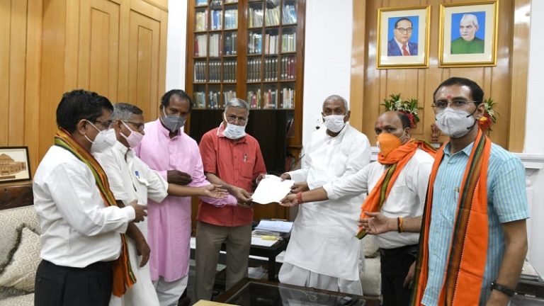 ‘बिहार में बढ़ रहा लव जिहाद व धर्मांतरण, पुलिस ने घुटने टेके’: VHP ने राज्यपाल से कहा – बिहार बन सकता है बंगाल-कश्मीर
