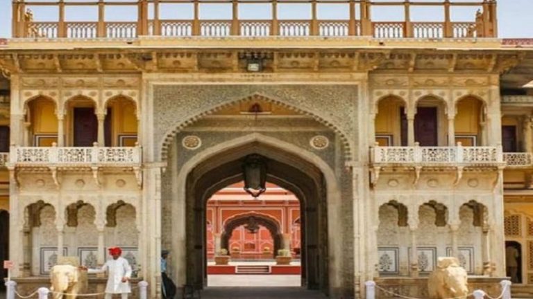 जयपुर राजघराना, गणेश जी की मूर्ति, नगाड़ा बजाने वाला अब्दुल: अब कह रहा ये प्रॉपर्टी मेरी, थाने पहुँचा मामला
