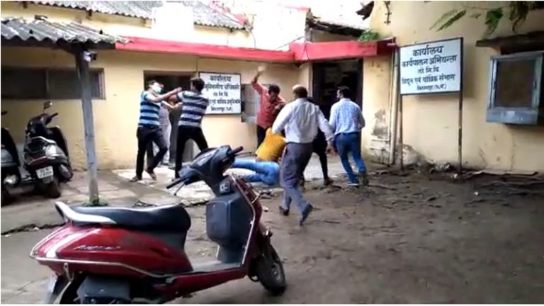 बकाया माँगने पर कॉन्ग्रेस नेता ने व्यवसायी को पीटा: पार्टी की दिखाई धौंस, कहा- दुकान नहीं खुलने दूँगा