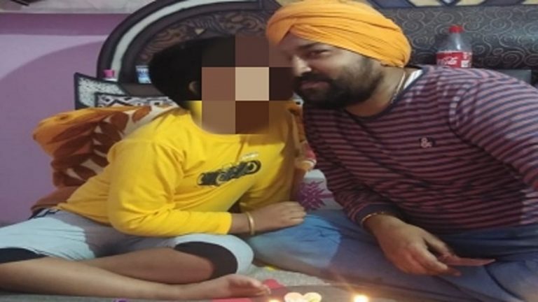 ‘मुझे मेरे 9 साल के बेटे से मिला दो… मेरी मुस्लिम पत्नी उसका खतना करवा देगी’ – सिख युवक की गुहार