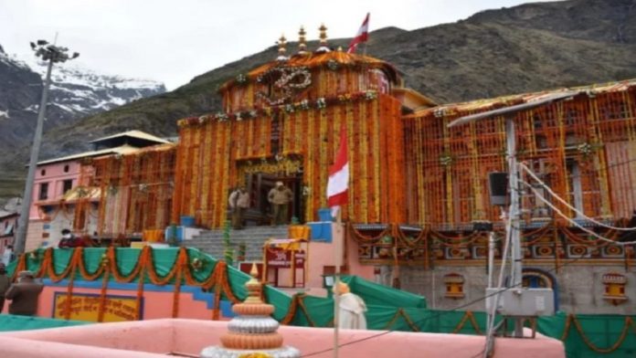 बद्रीनाथ धाम में नमाज
