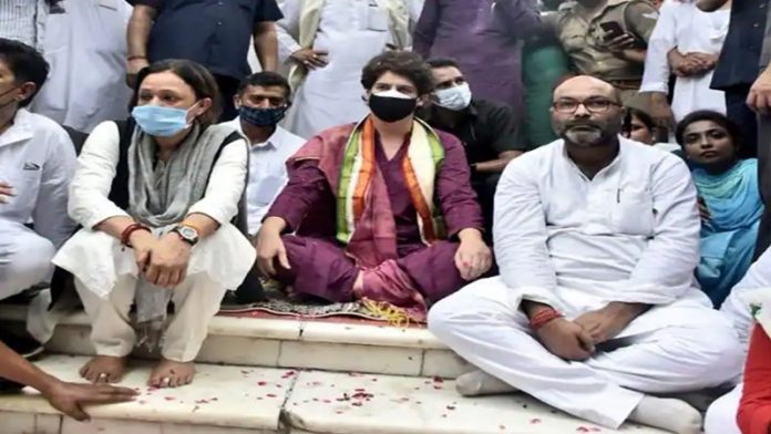 प्रियंका गाँधी यूपी पुलिस