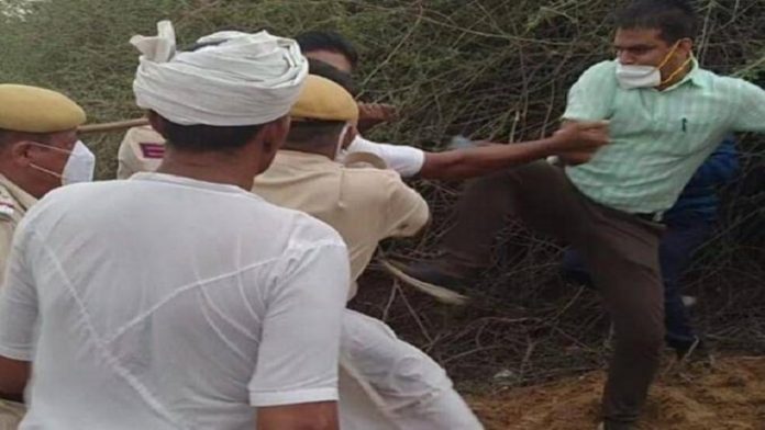 राजस्थान SDM किसान लात
