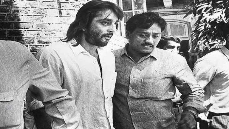 ‘मेरी रगों में मुस्लिम खून है’ – सुनील दत्त को संजय दत्त का जवाब… और वो किताब, जिसे भेजा गया लीगल नोटिस
