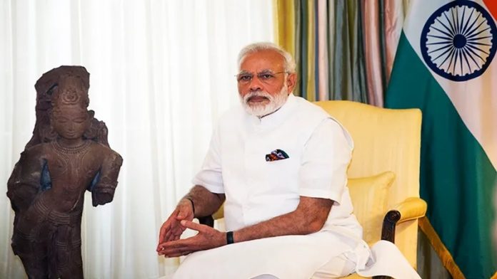 मोदी सरकार, कलाकृतियाँ