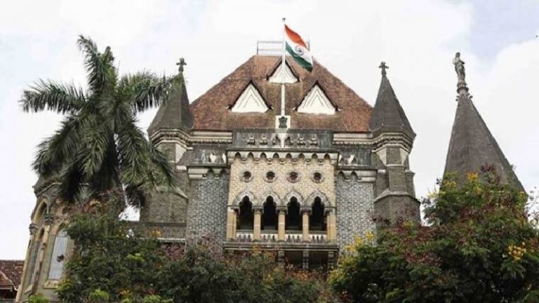 ‘बच्चे के गाल छूना यौन अपराध नहीं’: बॉम्बे HC ने 46 वर्षीय मुर्गी विक्रेता को दी जमानत, दुकान का शटर गिरा बच्ची को अंदर ले गया था