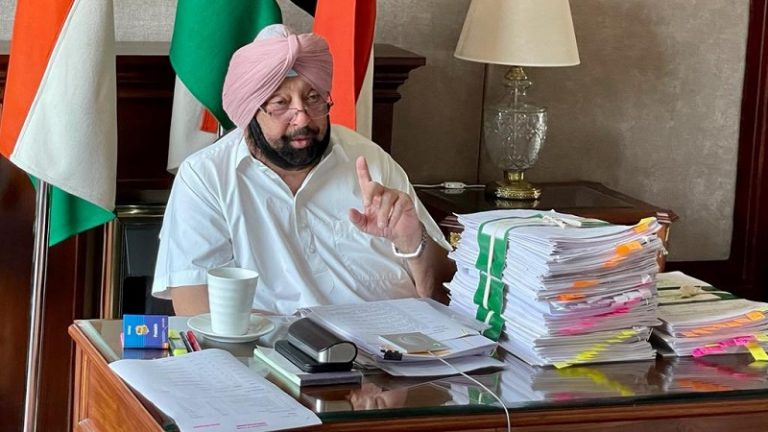 CAA विरोधी ‘कैप्टन’ को अब याद आए अफगानिस्तान के सिख: विदेश मंत्री से लगाई गुहार, कहा- गुरुद्वारे में फँसे हैं 200