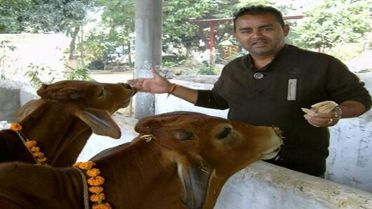 ‘गौमाता को बेघर नहीं देख सकता, कॉन्ग्रेस MLA दे रहा मंदिर तोड़ने की धमकी’: गौशाला संचालक ने लाइव आकर की आत्महत्या