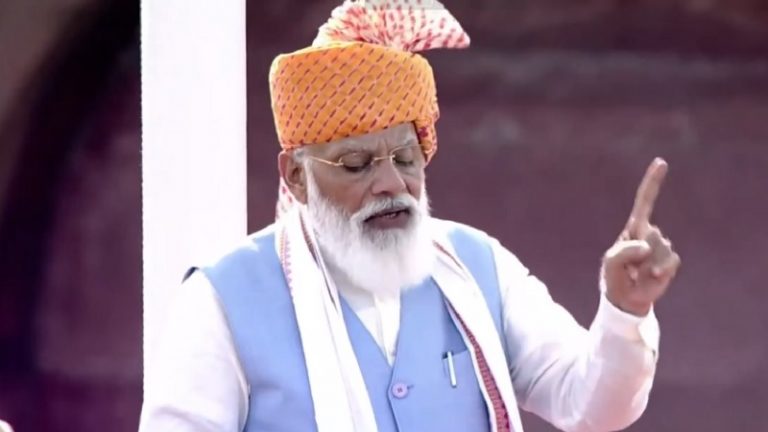 लड़कियों के लिए खुल गए सभी सैनिक स्कूलों के दरवाजे, नई शिक्षा नीति में खेल ‘एक्स्ट्रा करिकुलर’ नहीं, मेनस्ट्रीम: लाल किले से PM मोदी