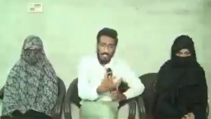 मौलवी, रेप, बेटियों, पाकिस्तान