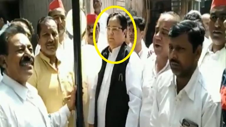 ‘मदरसे की जगह स्कूल गए होते तो दिक्कत नहीं होती’: झंडा फहराने के बाद राष्ट्रगान भूले सपा नेता, सांसद ST हसन भी थे मौजूद