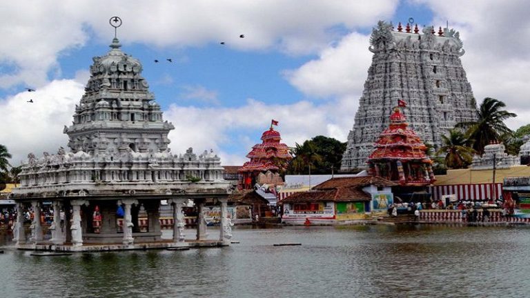 जहाँ लिंग स्वरूप में मौजूद हैं ब्रह्मा-विष्णु-महेश, स्तंभों से निकलते हैं संगीत के सुर: कन्याकुमारी का स्थानुमलयन मंदिर