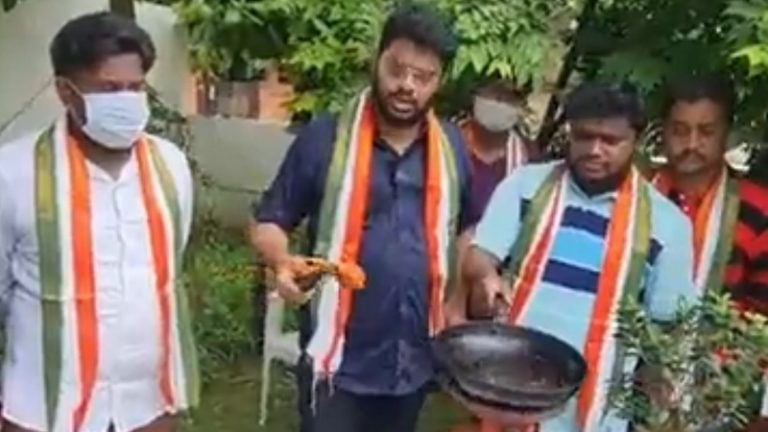 कॉन्ग्रेस नेताओं ने ‘ट्विटर बर्ड’ को फ्राई कर Twitter मुख्यालय भेजा: राहुल गाँधी का हैंडल लॉक किए जाने से जले-भुने