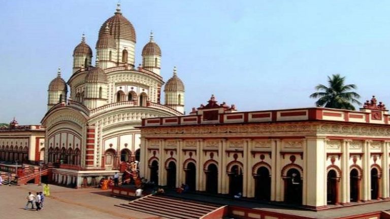 जाना था बनारस पर स्वप्न में आईं भगवती, प्राण-प्रतिष्ठा के लिए जुटे 1 लाख से अधिक ब्राह्मण: कोलकाता का दक्षिणेश्वर काली मंदिर