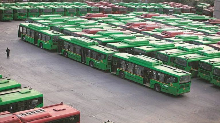 2015 से सालाना ₹1,000 करोड़ से अधिक के घाटे में चल रही है DTC, केजरीवाल सरकार ने नहीं खरीदी एक भी बस