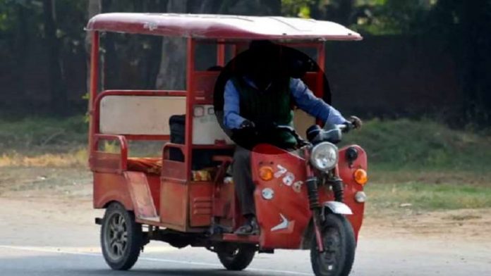 मेरठ, ई रिक्शा, जावेद