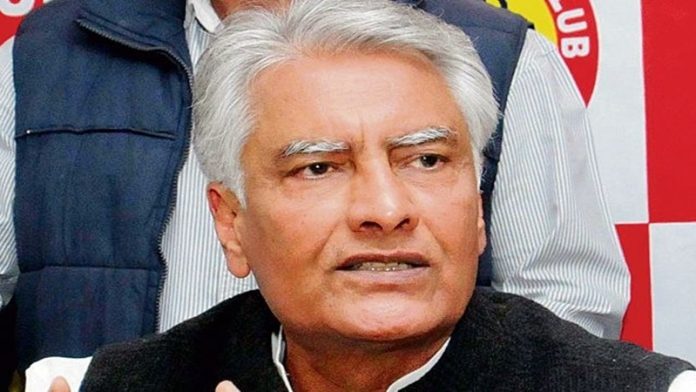 पंजाब के सीएम पद की रेस में सुनील जाखड़