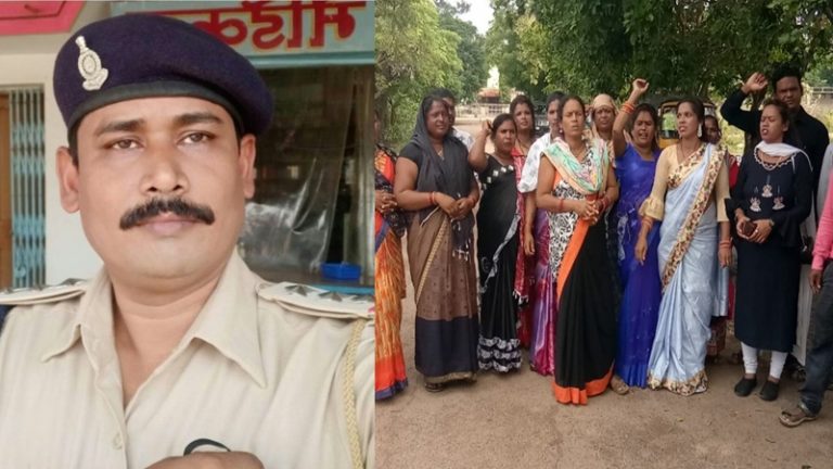 गुम हुई बेटी, घर लौटी तो केस खत्म करने के छत्तीसगढ़ पुलिस ने माँगे ₹20,000: इनकार पर माँ की पिटाई, साफ करवाए शौचालय