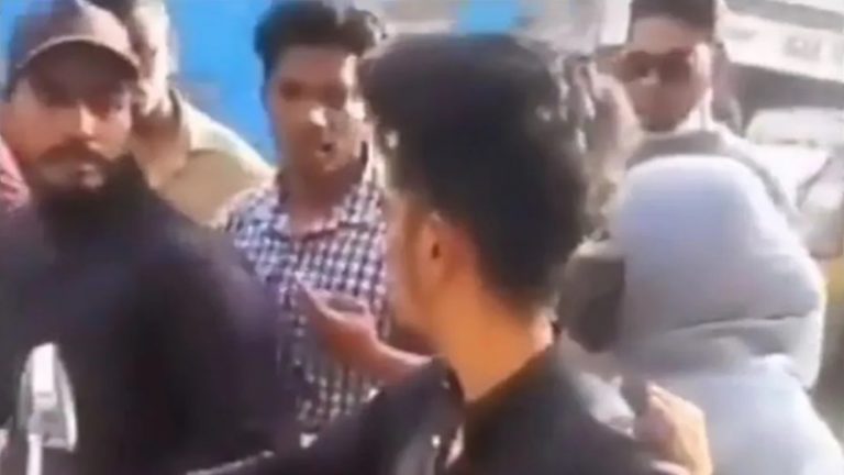 निजामाबाद, बेंगलुरू और अब हैदराबाद: कट्टरपंथी भीड़ ने हिंदू को पीटा क्योंकि उसके बाइक पर बैठी थी मुस्लिम लड़की