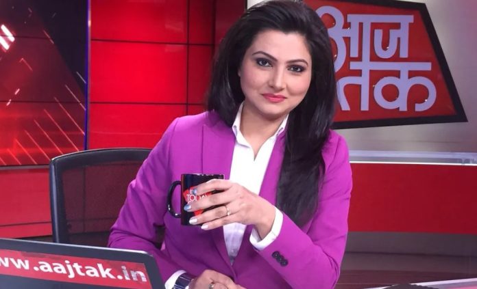 मुजफ्फरनगर में किसान प्रदर्शनकारियों ने आज तक की पत्रकार चित्रा त्रिपाठी को छेड़ा