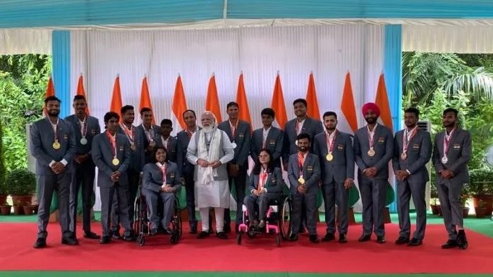 पीएम नरेंद्र मोदी ने भारतीय पैरालंपिक खिलाड़ियों की मेजबानी की