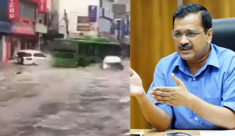 ‘केजरीवाल के निकम्मेपन में डूबी दिल्ली, सारा पैसा मौलानाओं की सैलरी में’: जलमग्न हुई राजधानी तो AAP सरकार पर भड़के लोग