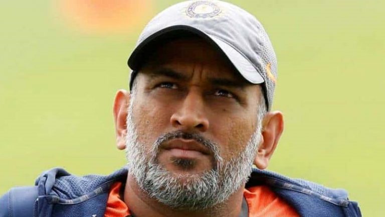 आम्रपाली फ्लैट्स के ‘बेनामी’ मालिकों में MS धोनी का भी नाम, बकाया चुकाने का आदेश जारी: नोएडा में पूर्व कप्तान के नाम पर 2 फ्लैट्स