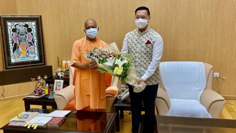 सीएम योगी की सिंगापुर के उच्चायुक्त ने कनेक्टिविटी और ईज ऑफ डूइंग बिजनेस के लिए की सराहना, जताई यूपी में निवेश की इच्छा