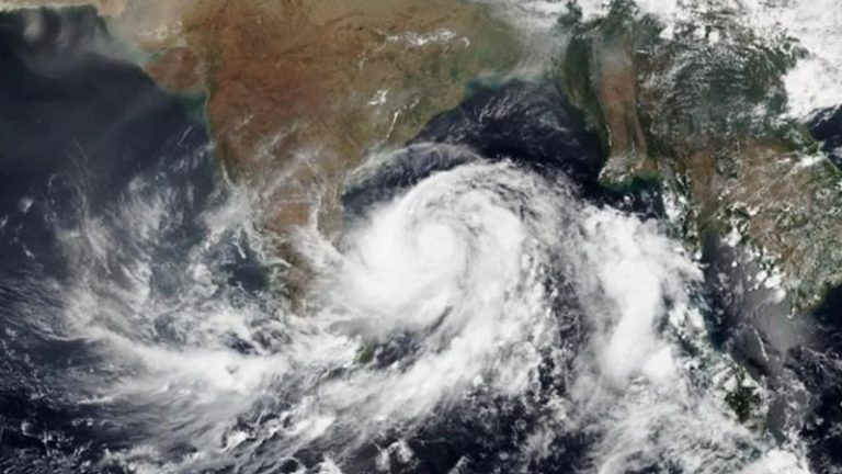 चक्रवाती तूफान ‘गुलाब’ के कारण ओडिशा के 7 जिलों में हाई अलर्ट, आंध्र प्रदेश और छत्तीसगढ़ में रेड अलर्ट