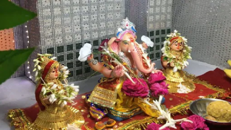 ‘दूसरे मजहब के साथ कर के देखो’: भगवान गणेश के हाथों में सेनेटरी नैपकिन्स थमाने वाले NGO के खिलाफ हिन्दू महिलाएँ